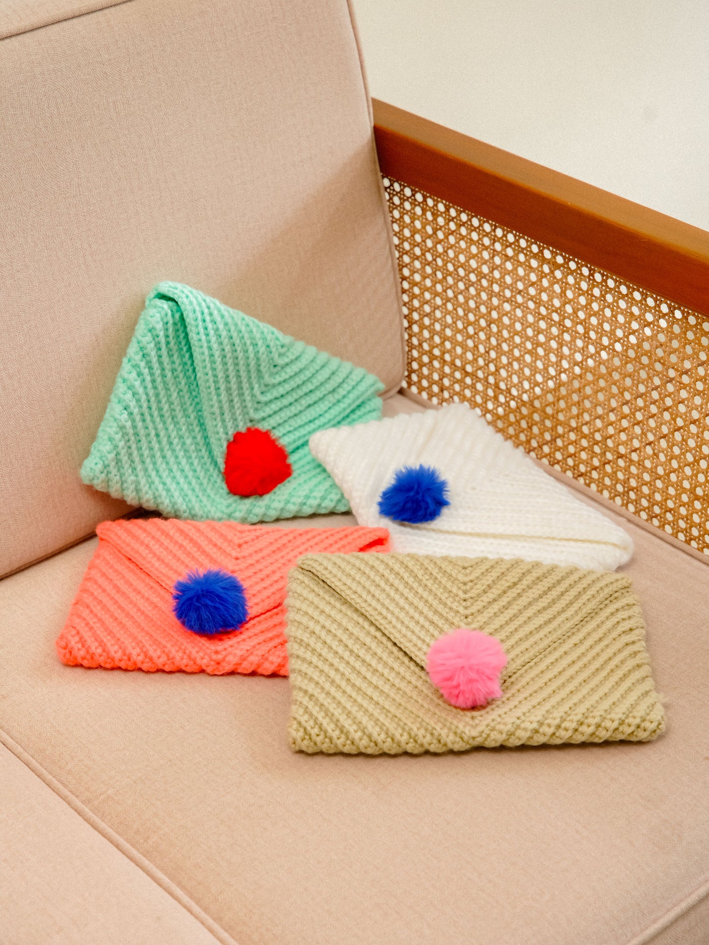 ARTISAN KNIT HANDBAG